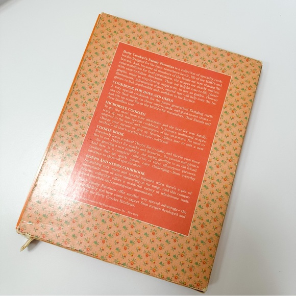 Vintage 1987 Betty Crocker's Family Favorites Set of 4 - Picture 5 of 11